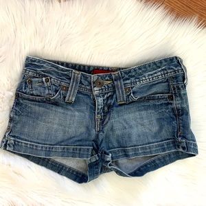 Guess stretch 5 pocket “81” short shorts